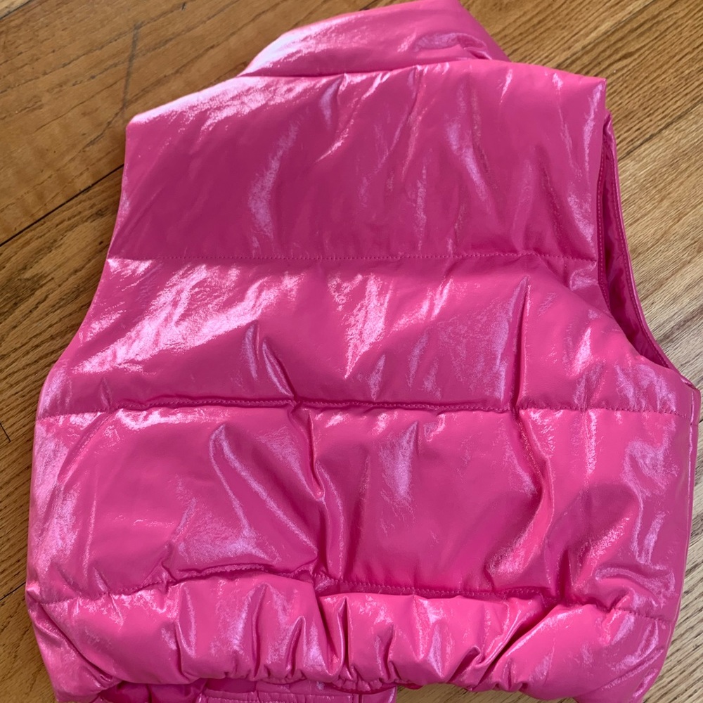 Shiny pink cropped puffer vest 💖💕 #Barbie - Picture 2 of 5